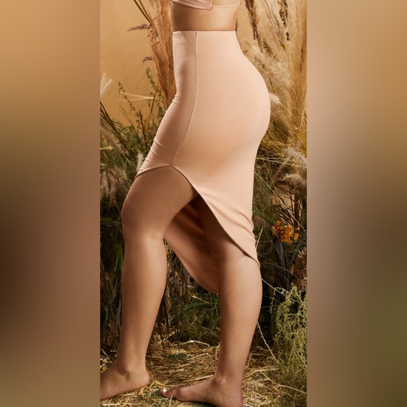 ⚡️CLEAR OUT SALE⚡️ NWT Oh Polly By My Side Asymmetric Midi Skirt - Picture 2 of 11